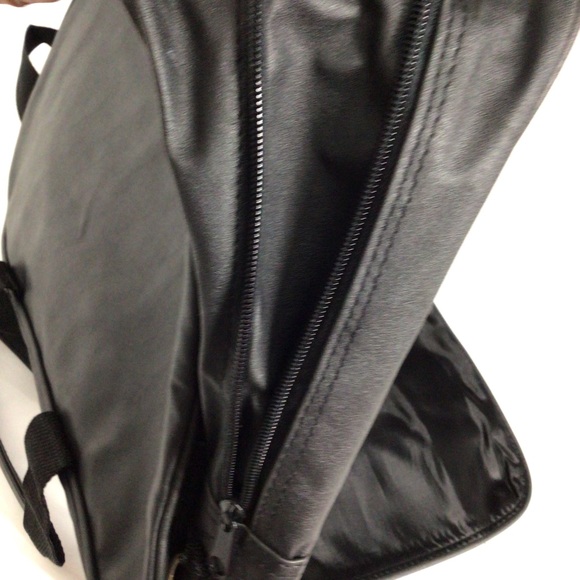 Calvin Hill Elegance and Durability black shoulder bag , multi compartments.NWT - Picture 12 of 12